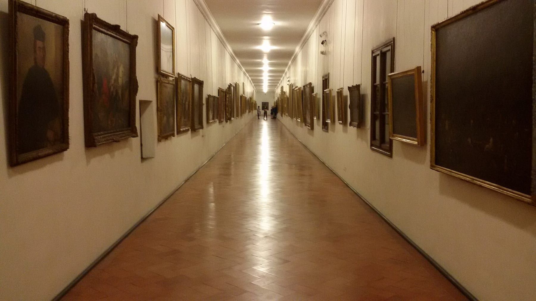 Interno del Corridoio Vasariano sopra il Ponte Vecchio